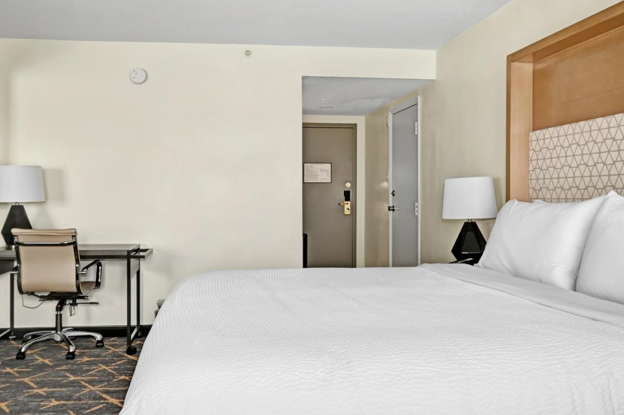 Holiday Inn - Piscataway - Somerset By Ihg Exterior foto
